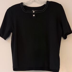 Black Short-Sleeve Knit Top with Contrast Stitching